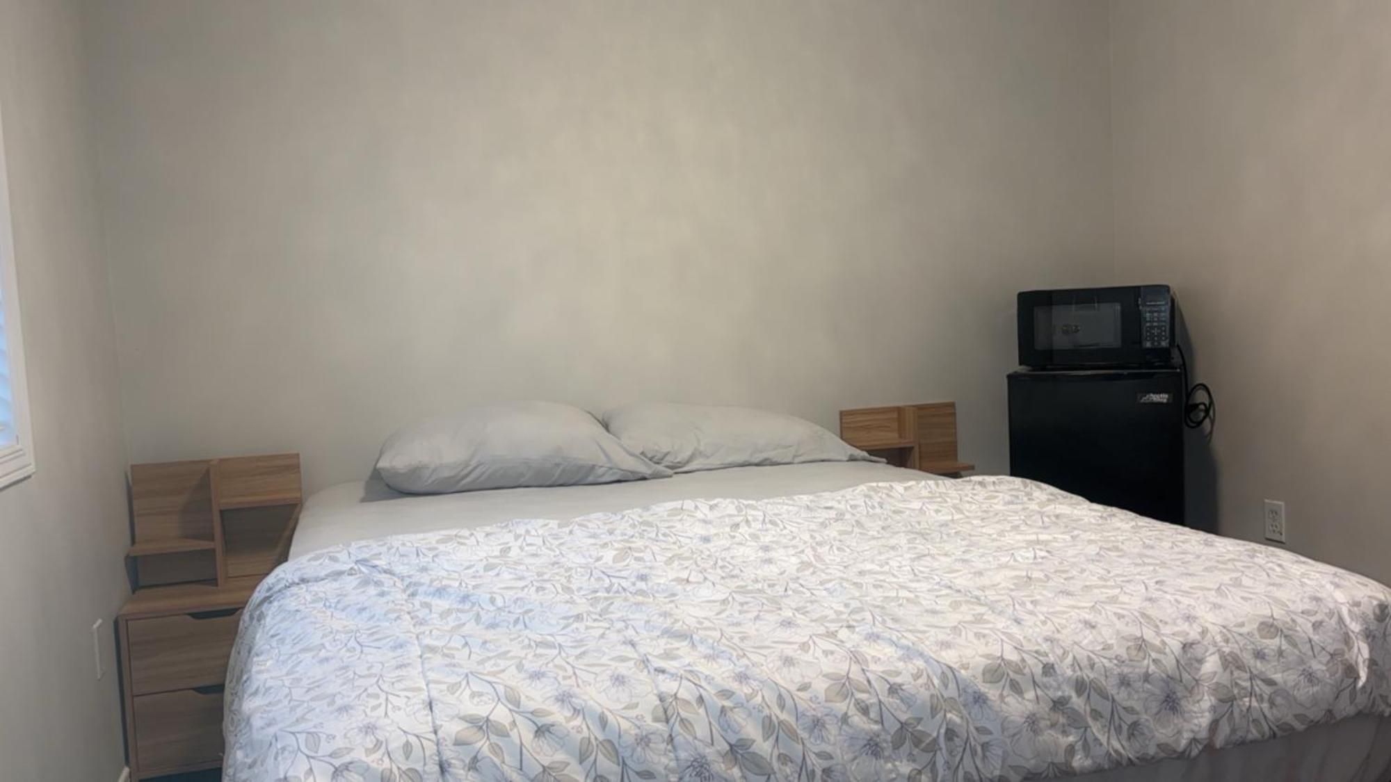Bright Queen Room Close To Sheridan College And Airport Brampton Ngoại thất bức ảnh