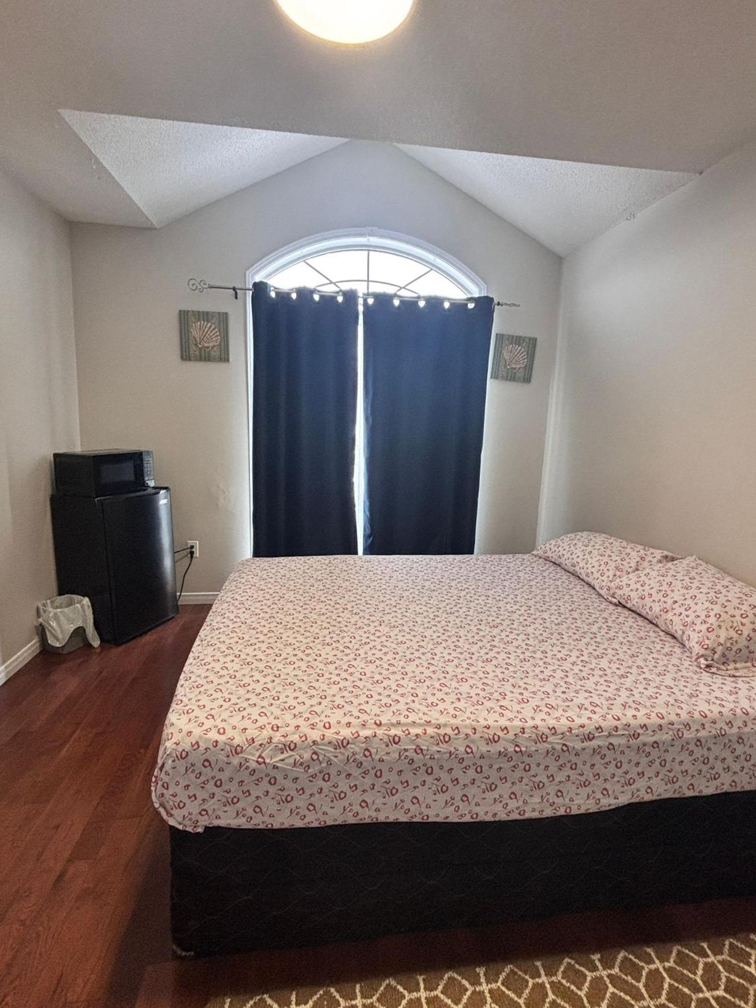 Bright Queen Room Close To Sheridan College And Airport Brampton Ngoại thất bức ảnh